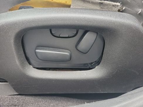 Used 2015 Lincoln MKS FWD image 37