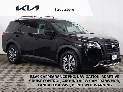 Used 2023 Nissan Pathfinder SL w/ Black Appearance Package AWD/4WD image 1