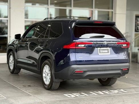 Certified 2024 Toyota Grand Highlander XLE image 13