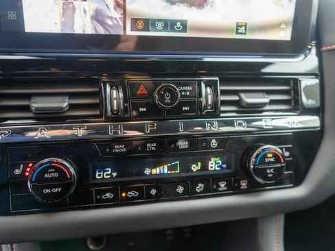 New 2026 Nissan Pathfinder SV image 25