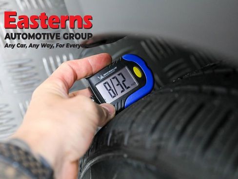 Used 2021 Kia Niro EX w/ Cold Weather Package image 25