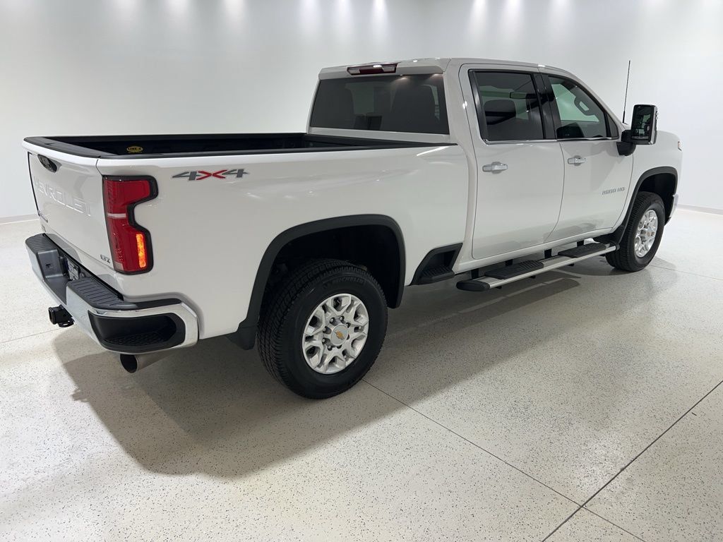 Used 2024 Chevrolet Silverado 2500 LTZ AWD/4WD image 5