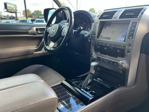 Used 2020 Lexus GX 460 Premium image 35