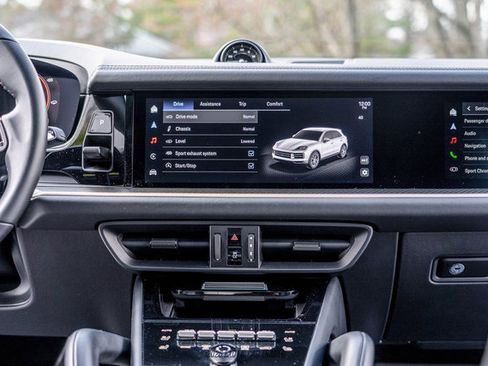 Used 2024 Porsche Cayenne S image 68