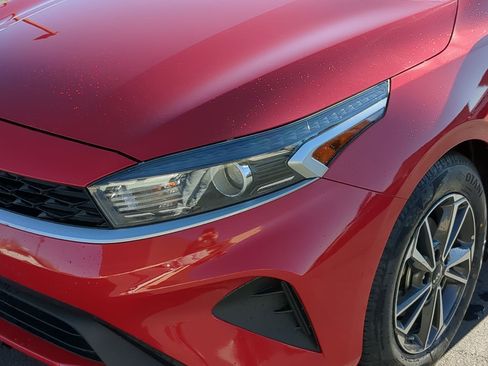 Used 2023 Kia Forte LXS w/ LXS Technology Package image 12