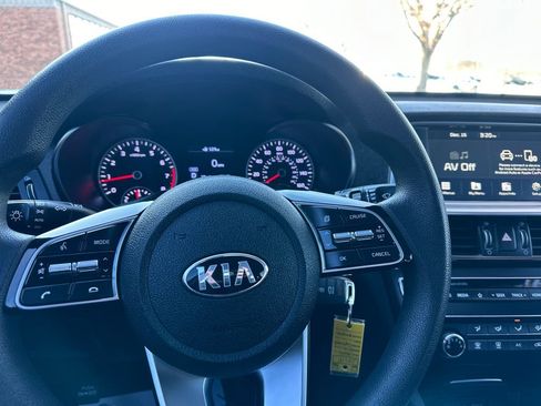 Used 2020 Kia Optima LX image 33