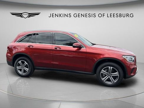 Used 2022 Mercedes-Benz GLC 300 4MATIC image 2