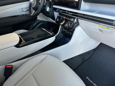New 2026 Hyundai Tucson Limited AWD/4WD image 16