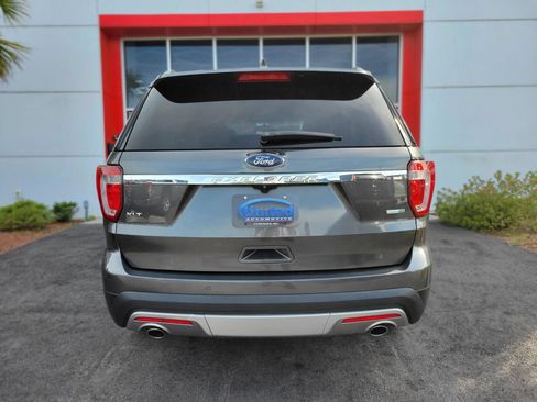 Used 2016 Ford Explorer XLT AWD/4WD image 5