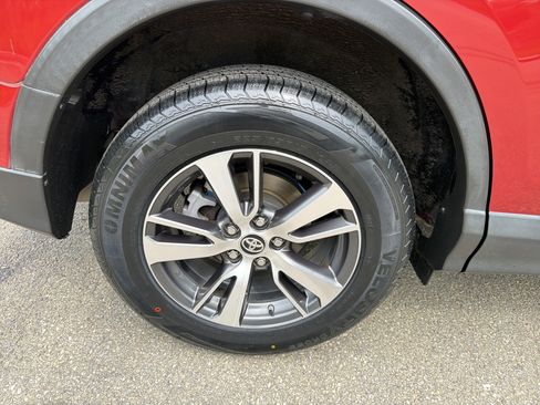 Used 2017 Toyota RAV4 XLE FWD image 17