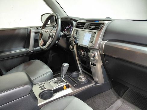 Used 2020 Toyota 4Runner SR5 image 27