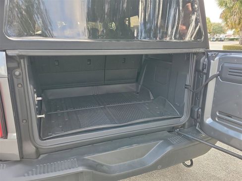 Used 2024 Ford Bronco Badlands image 8