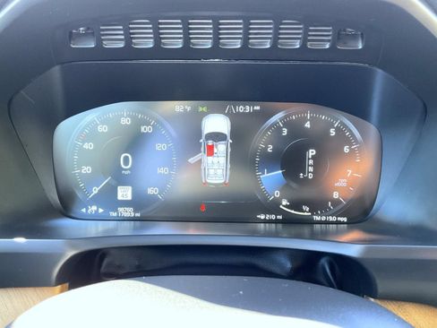 Used 2021 Volvo XC90 T6 Momentum w/ Advanced Package AWD/4WD image 12