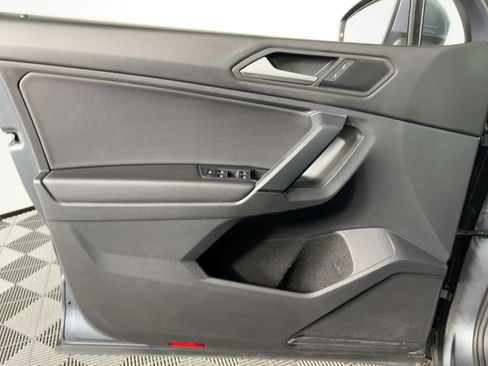 Used 2019 Volkswagen Tiguan SE image 12