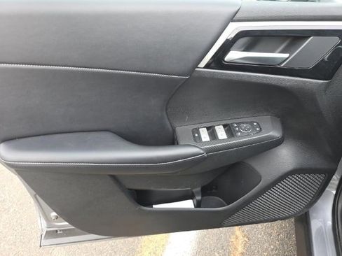 Used 2024 Mitsubishi Outlander SE Black Edition image 11