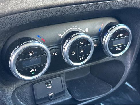 Used 2015 FIAT 500L Trekking image 24