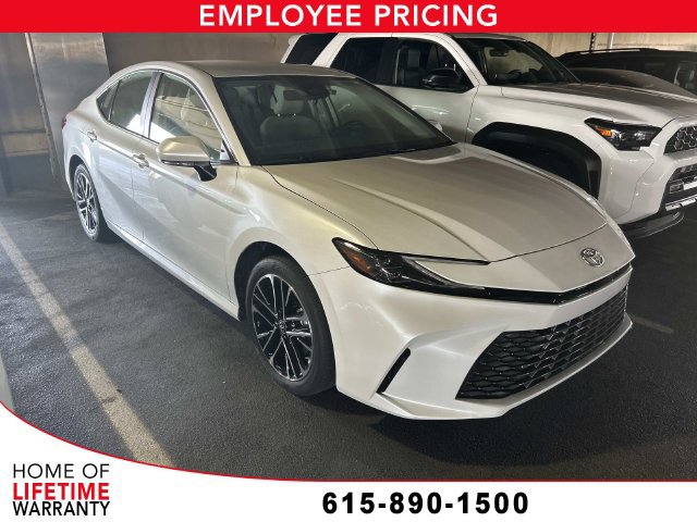 Used 2025 Toyota Camry XLE AWD/4WD image 1