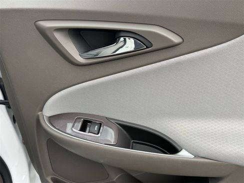 Used 2020 Chevrolet Malibu LS w/ Driver Confidence Package II image 18