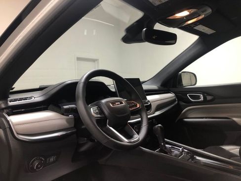 Used 2024 Jeep Compass Limited AWD/4WD image 18