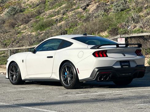 Used 2024 Ford Mustang Dark Horse image 3