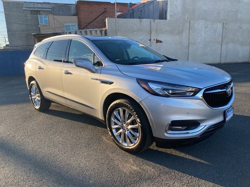 Used 2021 Buick Enclave Premium w/ Sun and Sites Package image 10