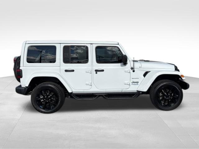 Used 2022 Jeep Wrangler Unlimited Sahara AWD/4WD image 9