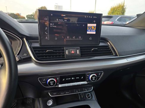 Used 2025 Audi Q5 2.0T Premium image 28