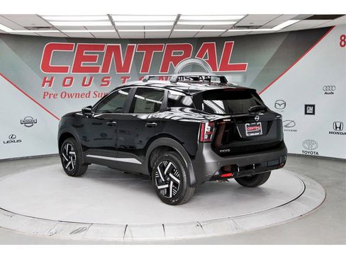 New 2026 Nissan Kicks SV w/ SV Premium Package image 3