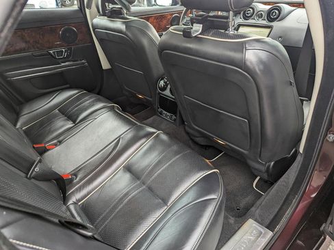 Used 2019 Jaguar XJ R-Sport image 34