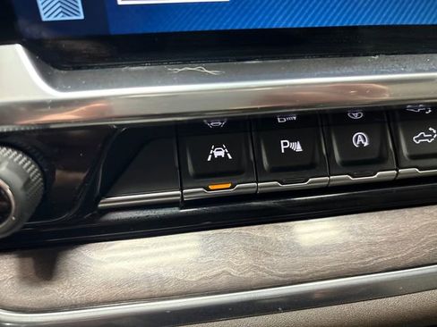 Used 2022 Chevrolet Silverado 1500 LTZ w/ LTZ Premium Package image 65