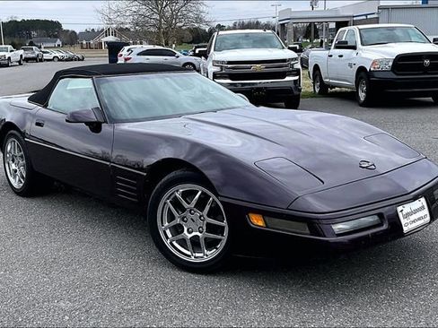 Used 1992 Chevrolet Corvette Convertible image 2