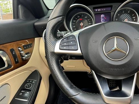Used 2020 Mercedes-Benz SLC 300 image 10