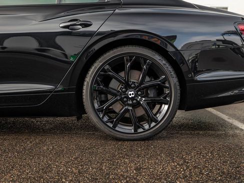 Used 2024 Bentley Flying Spur S V8 image 37