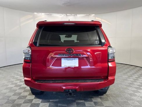 Used 2020 Toyota 4Runner SR5 Premium w/ Moonroof Package RWD image 8