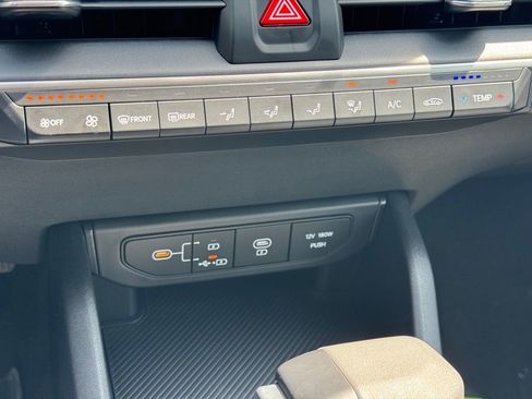 New 2025 Kia K4 LXS image 17