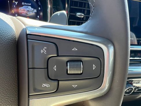 Used 2025 Chevrolet Silverado 1500 LTZ image 12