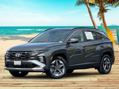 Used 2025 Hyundai Tucson SEL image 2