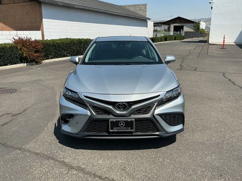 Used 2023 Toyota Camry SE FWD image 5