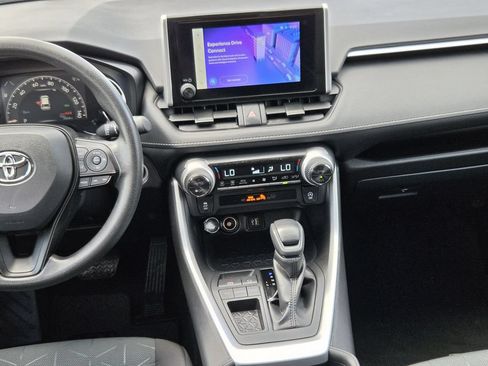 Used 2025 Toyota RAV4 XLE FWD image 17