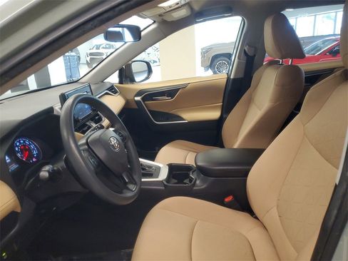Used 2020 Toyota RAV4 XLE image 14