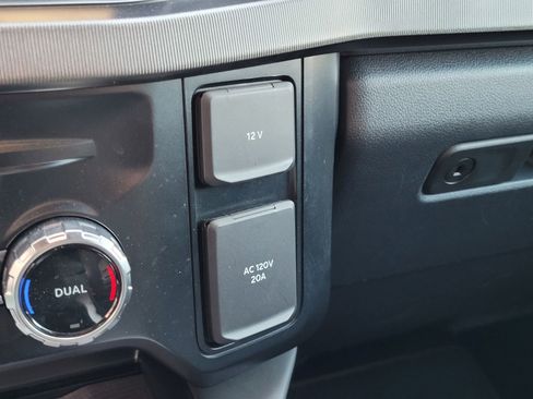 Certified 2023 Ford F250 Platinum image 24