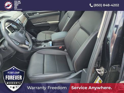 Used 2023 Volkswagen Atlas SE w/ Panoramic Sunroof Package FWD image 11