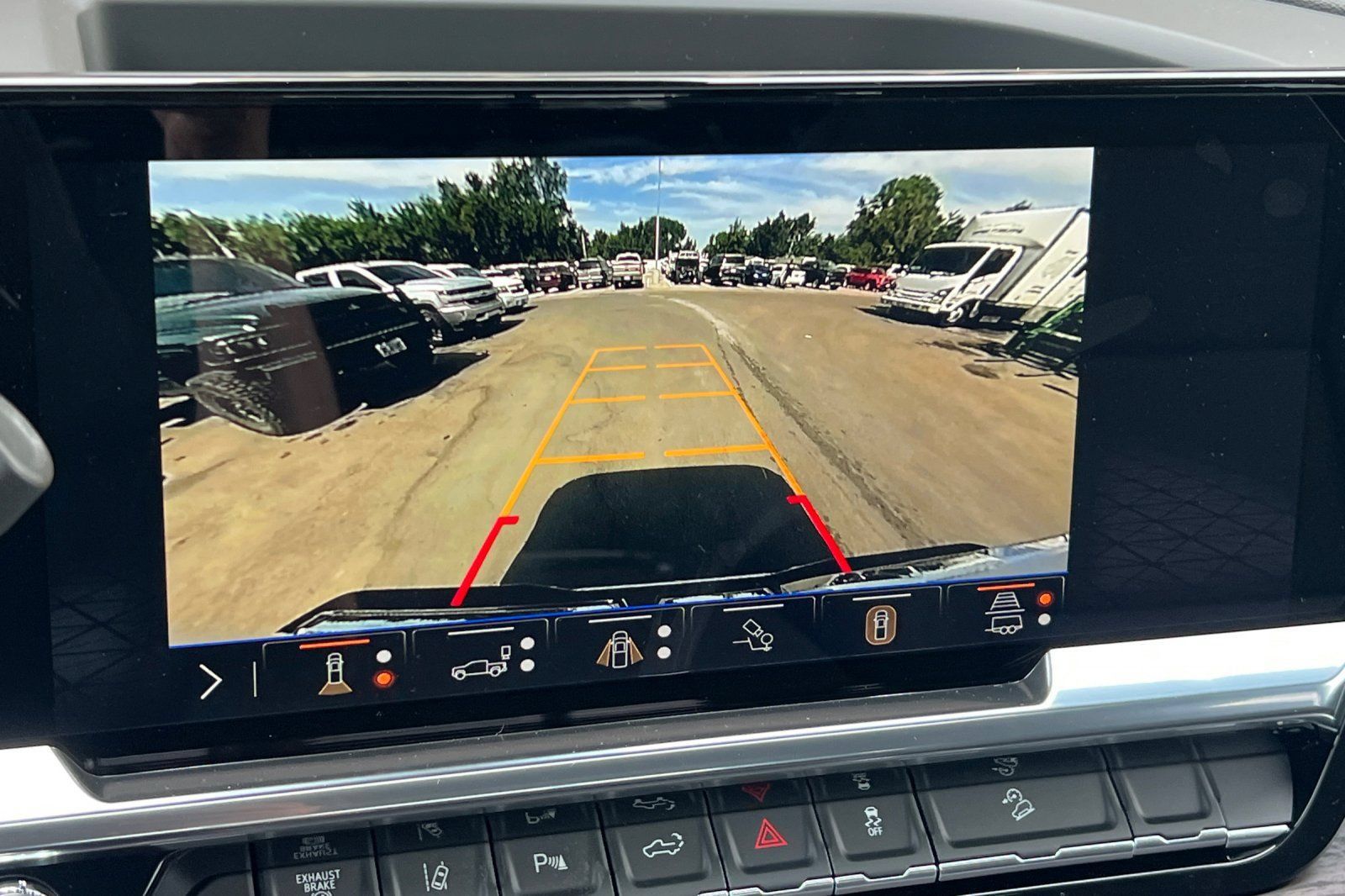 New 2026 GMC Sierra 2500 SLT w/ SLT Premium Package AWD/4WD image 16
