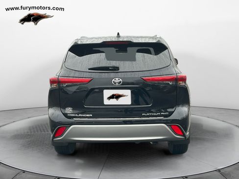 Used 2023 Toyota Highlander Platinum AWD/4WD image 4