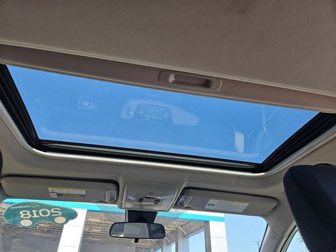 Used 2018 Toyota RAV4 XLE AWD/4WD image 22