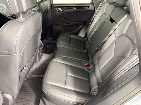 Certified 2026 Porsche Macan AWD/4WD image 15