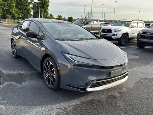 New 2025 Toyota Prius Plug-In Hybrid FWD image 6