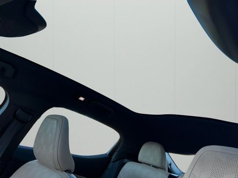 Certified 2022 Polestar Polestar 2 w/ Plus Package image 14