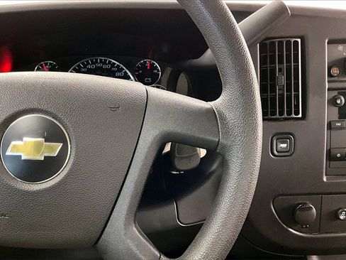 Used 2020 Chevrolet Express 2500 LT w/ LT Preferred Equipment Group image 17