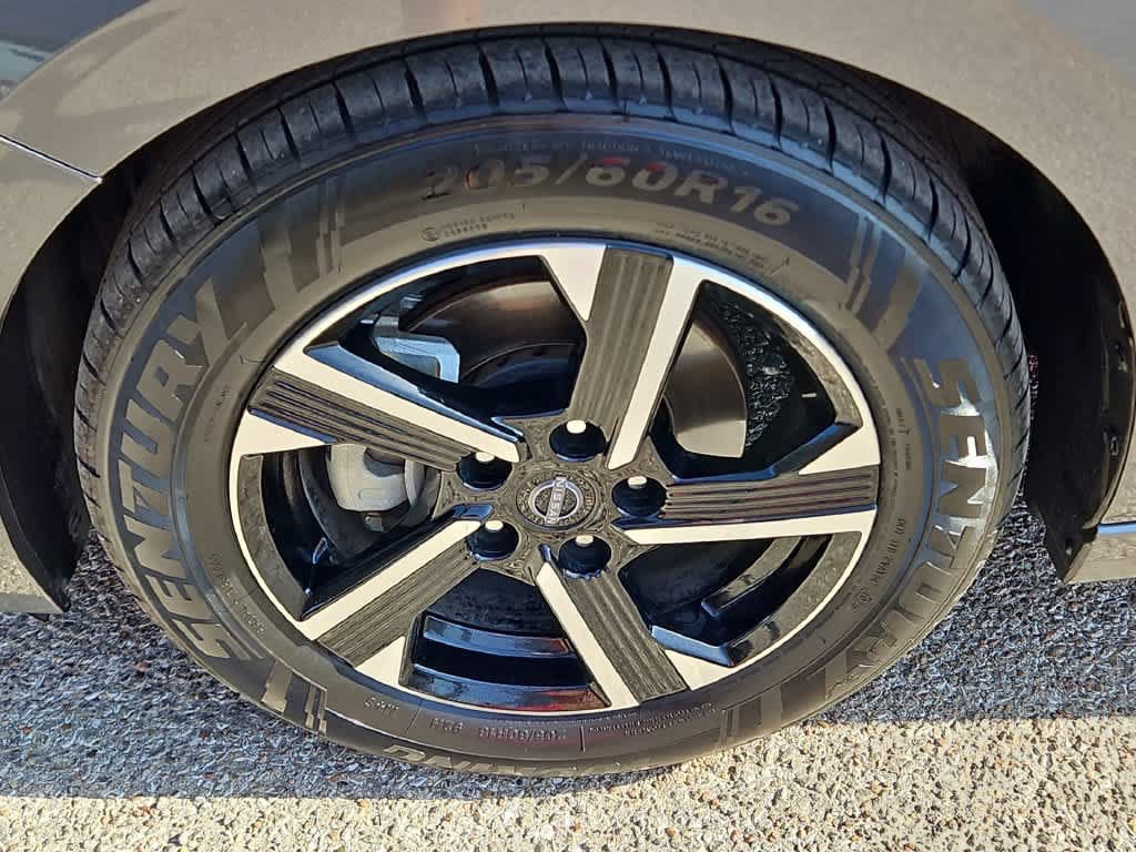 Used 2025 Nissan Sentra SV FWD image 12